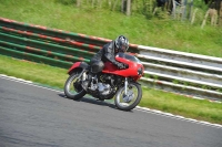 Mallory-park-Leicestershire;Mallory-park-photographs;Motorcycle-action-photographs;classic-bikes;event-digital-images;eventdigitalimages;mallory-park;no-limits-trackday;peter-wileman-photography;vintage-bikes;vintage-motorcycles;vmcc-festival-1000-bikes