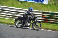 Mallory-park-Leicestershire;Mallory-park-photographs;Motorcycle-action-photographs;classic-bikes;event-digital-images;eventdigitalimages;mallory-park;no-limits-trackday;peter-wileman-photography;vintage-bikes;vintage-motorcycles;vmcc-festival-1000-bikes