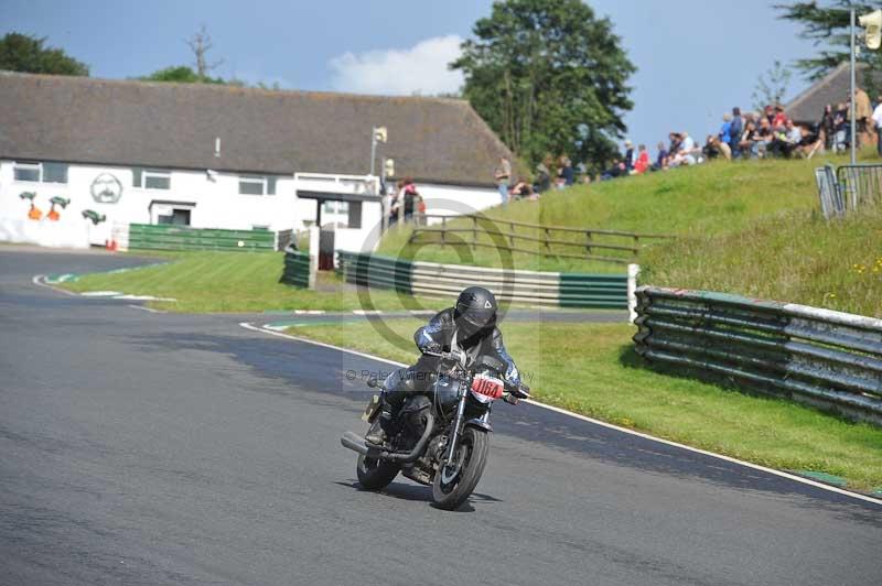 Mallory park Leicestershire;Mallory park photographs;Motorcycle action photographs;classic bikes;event digital images;eventdigitalimages;mallory park;no limits trackday;peter wileman photography;vintage bikes;vintage motorcycles;vmcc festival 1000 bikes