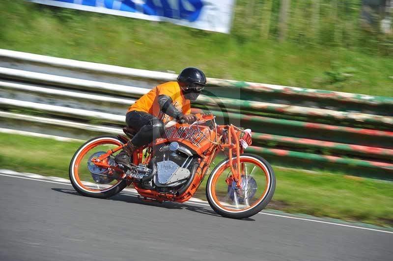 Mallory park Leicestershire;Mallory park photographs;Motorcycle action photographs;classic bikes;event digital images;eventdigitalimages;mallory park;no limits trackday;peter wileman photography;vintage bikes;vintage motorcycles;vmcc festival 1000 bikes