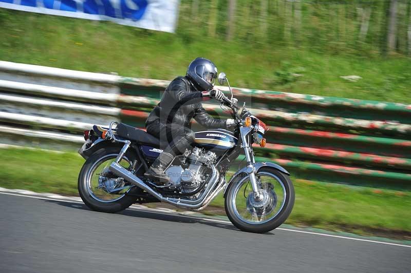 Mallory park Leicestershire;Mallory park photographs;Motorcycle action photographs;classic bikes;event digital images;eventdigitalimages;mallory park;no limits trackday;peter wileman photography;vintage bikes;vintage motorcycles;vmcc festival 1000 bikes