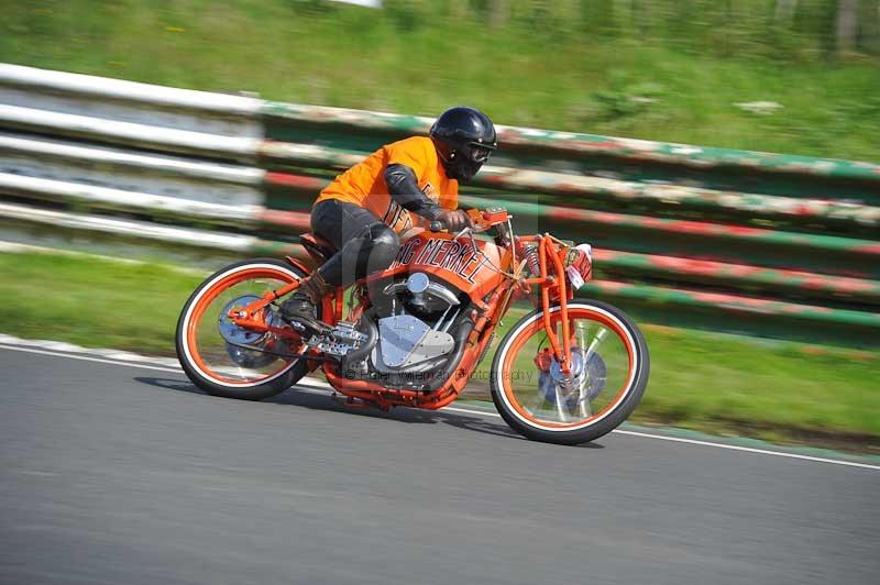 Mallory park Leicestershire;Mallory park photographs;Motorcycle action photographs;classic bikes;event digital images;eventdigitalimages;mallory park;no limits trackday;peter wileman photography;vintage bikes;vintage motorcycles;vmcc festival 1000 bikes