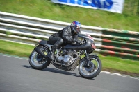 Mallory-park-Leicestershire;Mallory-park-photographs;Motorcycle-action-photographs;classic-bikes;event-digital-images;eventdigitalimages;mallory-park;no-limits-trackday;peter-wileman-photography;vintage-bikes;vintage-motorcycles;vmcc-festival-1000-bikes