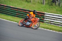 Mallory-park-Leicestershire;Mallory-park-photographs;Motorcycle-action-photographs;classic-bikes;event-digital-images;eventdigitalimages;mallory-park;no-limits-trackday;peter-wileman-photography;vintage-bikes;vintage-motorcycles;vmcc-festival-1000-bikes