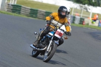 Mallory-park-Leicestershire;Mallory-park-photographs;Motorcycle-action-photographs;classic-bikes;event-digital-images;eventdigitalimages;mallory-park;no-limits-trackday;peter-wileman-photography;vintage-bikes;vintage-motorcycles;vmcc-festival-1000-bikes