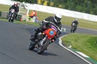 Mallory-park-Leicestershire;Mallory-park-photographs;Motorcycle-action-photographs;classic-bikes;event-digital-images;eventdigitalimages;mallory-park;no-limits-trackday;peter-wileman-photography;vintage-bikes;vintage-motorcycles;vmcc-festival-1000-bikes