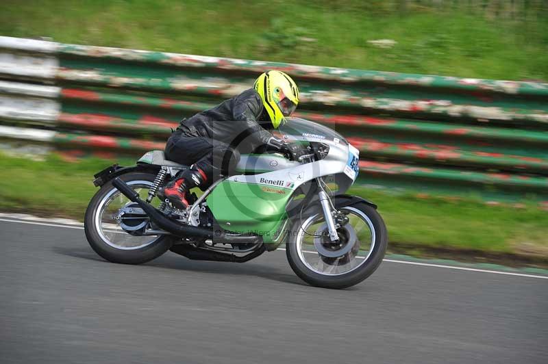 Mallory park Leicestershire;Mallory park photographs;Motorcycle action photographs;classic bikes;event digital images;eventdigitalimages;mallory park;no limits trackday;peter wileman photography;vintage bikes;vintage motorcycles;vmcc festival 1000 bikes