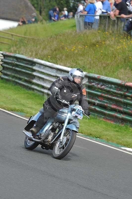 Mallory park Leicestershire;Mallory park photographs;Motorcycle action photographs;classic bikes;event digital images;eventdigitalimages;mallory park;no limits trackday;peter wileman photography;vintage bikes;vintage motorcycles;vmcc festival 1000 bikes