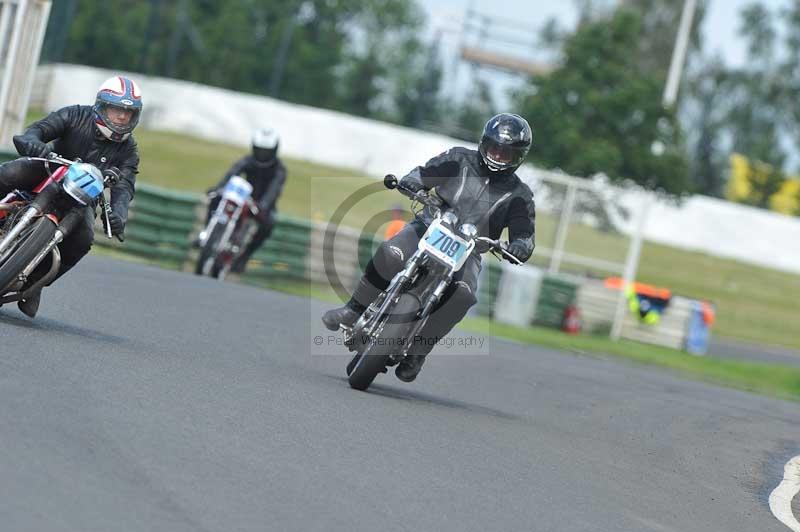 Mallory park Leicestershire;Mallory park photographs;Motorcycle action photographs;classic bikes;event digital images;eventdigitalimages;mallory park;no limits trackday;peter wileman photography;vintage bikes;vintage motorcycles;vmcc festival 1000 bikes