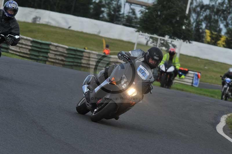 Mallory park Leicestershire;Mallory park photographs;Motorcycle action photographs;classic bikes;event digital images;eventdigitalimages;mallory park;no limits trackday;peter wileman photography;vintage bikes;vintage motorcycles;vmcc festival 1000 bikes