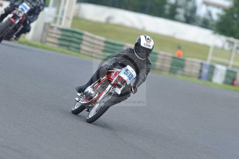 Mallory park Leicestershire;Mallory park photographs;Motorcycle action photographs;classic bikes;event digital images;eventdigitalimages;mallory park;no limits trackday;peter wileman photography;vintage bikes;vintage motorcycles;vmcc festival 1000 bikes