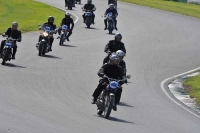 Mallory-park-Leicestershire;Mallory-park-photographs;Motorcycle-action-photographs;classic-bikes;event-digital-images;eventdigitalimages;mallory-park;no-limits-trackday;peter-wileman-photography;vintage-bikes;vintage-motorcycles;vmcc-festival-1000-bikes
