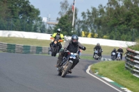 Mallory-park-Leicestershire;Mallory-park-photographs;Motorcycle-action-photographs;classic-bikes;event-digital-images;eventdigitalimages;mallory-park;no-limits-trackday;peter-wileman-photography;vintage-bikes;vintage-motorcycles;vmcc-festival-1000-bikes