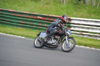 Mallory-park-Leicestershire;Mallory-park-photographs;Motorcycle-action-photographs;classic-bikes;event-digital-images;eventdigitalimages;mallory-park;no-limits-trackday;peter-wileman-photography;vintage-bikes;vintage-motorcycles;vmcc-festival-1000-bikes