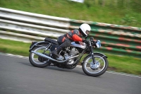 Mallory-park-Leicestershire;Mallory-park-photographs;Motorcycle-action-photographs;classic-bikes;event-digital-images;eventdigitalimages;mallory-park;no-limits-trackday;peter-wileman-photography;vintage-bikes;vintage-motorcycles;vmcc-festival-1000-bikes