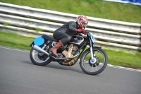 Mallory-park-Leicestershire;Mallory-park-photographs;Motorcycle-action-photographs;classic-bikes;event-digital-images;eventdigitalimages;mallory-park;no-limits-trackday;peter-wileman-photography;vintage-bikes;vintage-motorcycles;vmcc-festival-1000-bikes