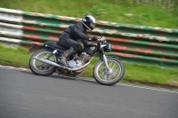 Mallory-park-Leicestershire;Mallory-park-photographs;Motorcycle-action-photographs;classic-bikes;event-digital-images;eventdigitalimages;mallory-park;no-limits-trackday;peter-wileman-photography;vintage-bikes;vintage-motorcycles;vmcc-festival-1000-bikes