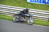 Mallory-park-Leicestershire;Mallory-park-photographs;Motorcycle-action-photographs;classic-bikes;event-digital-images;eventdigitalimages;mallory-park;no-limits-trackday;peter-wileman-photography;vintage-bikes;vintage-motorcycles;vmcc-festival-1000-bikes