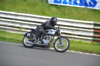 Mallory-park-Leicestershire;Mallory-park-photographs;Motorcycle-action-photographs;classic-bikes;event-digital-images;eventdigitalimages;mallory-park;no-limits-trackday;peter-wileman-photography;vintage-bikes;vintage-motorcycles;vmcc-festival-1000-bikes