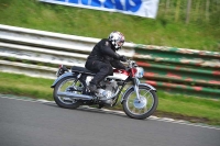 Mallory-park-Leicestershire;Mallory-park-photographs;Motorcycle-action-photographs;classic-bikes;event-digital-images;eventdigitalimages;mallory-park;no-limits-trackday;peter-wileman-photography;vintage-bikes;vintage-motorcycles;vmcc-festival-1000-bikes