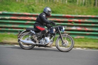 Mallory-park-Leicestershire;Mallory-park-photographs;Motorcycle-action-photographs;classic-bikes;event-digital-images;eventdigitalimages;mallory-park;no-limits-trackday;peter-wileman-photography;vintage-bikes;vintage-motorcycles;vmcc-festival-1000-bikes