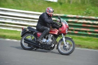 Mallory-park-Leicestershire;Mallory-park-photographs;Motorcycle-action-photographs;classic-bikes;event-digital-images;eventdigitalimages;mallory-park;no-limits-trackday;peter-wileman-photography;vintage-bikes;vintage-motorcycles;vmcc-festival-1000-bikes