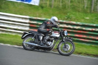 Mallory-park-Leicestershire;Mallory-park-photographs;Motorcycle-action-photographs;classic-bikes;event-digital-images;eventdigitalimages;mallory-park;no-limits-trackday;peter-wileman-photography;vintage-bikes;vintage-motorcycles;vmcc-festival-1000-bikes