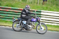 Mallory-park-Leicestershire;Mallory-park-photographs;Motorcycle-action-photographs;classic-bikes;event-digital-images;eventdigitalimages;mallory-park;no-limits-trackday;peter-wileman-photography;vintage-bikes;vintage-motorcycles;vmcc-festival-1000-bikes