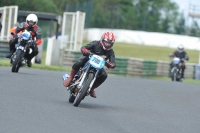 Mallory-park-Leicestershire;Mallory-park-photographs;Motorcycle-action-photographs;classic-bikes;event-digital-images;eventdigitalimages;mallory-park;no-limits-trackday;peter-wileman-photography;vintage-bikes;vintage-motorcycles;vmcc-festival-1000-bikes