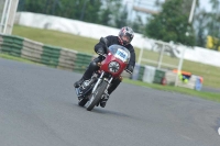 Mallory-park-Leicestershire;Mallory-park-photographs;Motorcycle-action-photographs;classic-bikes;event-digital-images;eventdigitalimages;mallory-park;no-limits-trackday;peter-wileman-photography;vintage-bikes;vintage-motorcycles;vmcc-festival-1000-bikes