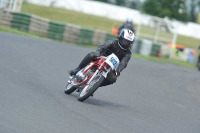 Mallory-park-Leicestershire;Mallory-park-photographs;Motorcycle-action-photographs;classic-bikes;event-digital-images;eventdigitalimages;mallory-park;no-limits-trackday;peter-wileman-photography;vintage-bikes;vintage-motorcycles;vmcc-festival-1000-bikes