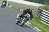 Mallory-park-Leicestershire;Mallory-park-photographs;Motorcycle-action-photographs;classic-bikes;event-digital-images;eventdigitalimages;mallory-park;no-limits-trackday;peter-wileman-photography;vintage-bikes;vintage-motorcycles;vmcc-festival-1000-bikes