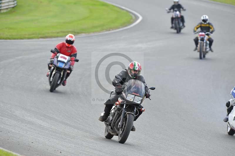 Mallory park Leicestershire;Mallory park photographs;Motorcycle action photographs;classic bikes;event digital images;eventdigitalimages;mallory park;no limits trackday;peter wileman photography;vintage bikes;vintage motorcycles;vmcc festival 1000 bikes