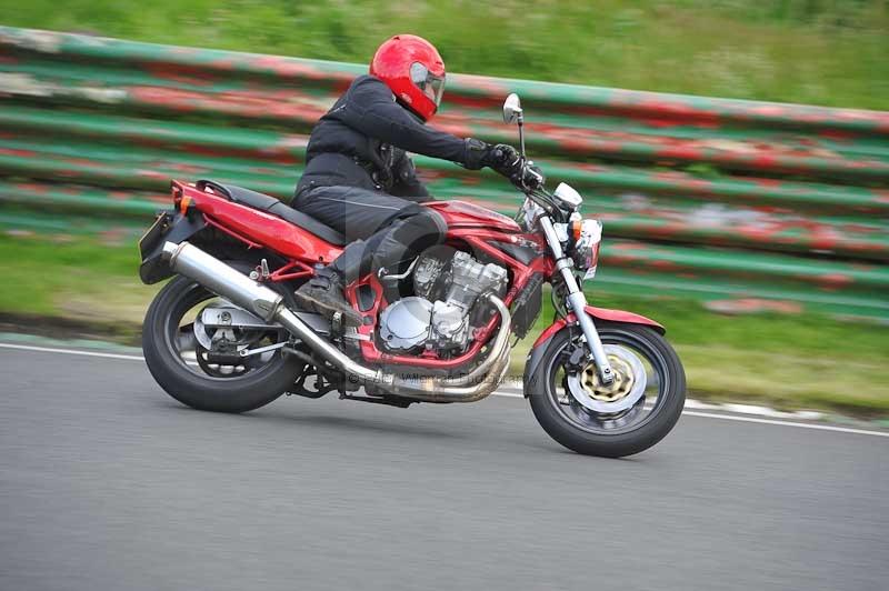 Mallory park Leicestershire;Mallory park photographs;Motorcycle action photographs;classic bikes;event digital images;eventdigitalimages;mallory park;no limits trackday;peter wileman photography;vintage bikes;vintage motorcycles;vmcc festival 1000 bikes