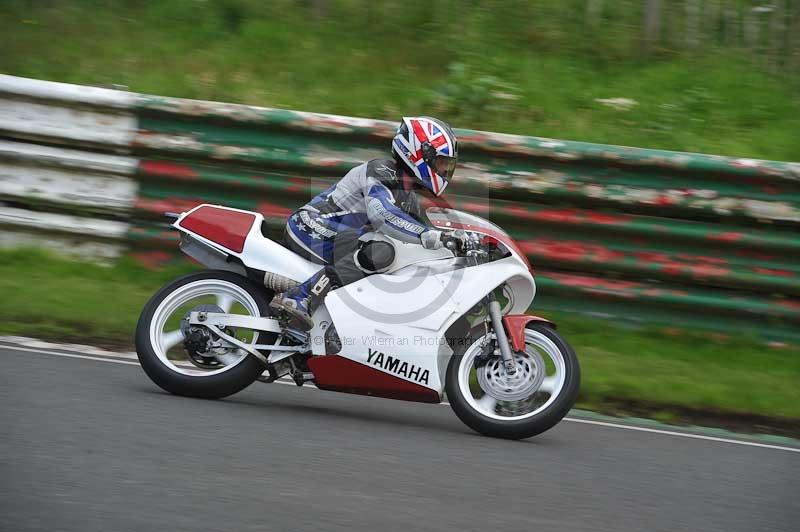 Mallory park Leicestershire;Mallory park photographs;Motorcycle action photographs;classic bikes;event digital images;eventdigitalimages;mallory park;no limits trackday;peter wileman photography;vintage bikes;vintage motorcycles;vmcc festival 1000 bikes