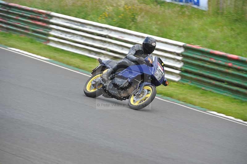 Mallory park Leicestershire;Mallory park photographs;Motorcycle action photographs;classic bikes;event digital images;eventdigitalimages;mallory park;no limits trackday;peter wileman photography;vintage bikes;vintage motorcycles;vmcc festival 1000 bikes