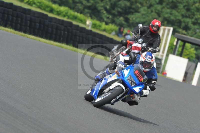 Mallory park Leicestershire;Mallory park photographs;Motorcycle action photographs;classic bikes;event digital images;eventdigitalimages;mallory park;no limits trackday;peter wileman photography;vintage bikes;vintage motorcycles;vmcc festival 1000 bikes