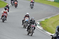 Mallory-park-Leicestershire;Mallory-park-photographs;Motorcycle-action-photographs;classic-bikes;event-digital-images;eventdigitalimages;mallory-park;no-limits-trackday;peter-wileman-photography;vintage-bikes;vintage-motorcycles;vmcc-festival-1000-bikes