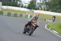 Mallory-park-Leicestershire;Mallory-park-photographs;Motorcycle-action-photographs;classic-bikes;event-digital-images;eventdigitalimages;mallory-park;no-limits-trackday;peter-wileman-photography;vintage-bikes;vintage-motorcycles;vmcc-festival-1000-bikes