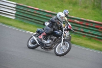 Mallory-park-Leicestershire;Mallory-park-photographs;Motorcycle-action-photographs;classic-bikes;event-digital-images;eventdigitalimages;mallory-park;no-limits-trackday;peter-wileman-photography;vintage-bikes;vintage-motorcycles;vmcc-festival-1000-bikes