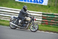 Mallory-park-Leicestershire;Mallory-park-photographs;Motorcycle-action-photographs;classic-bikes;event-digital-images;eventdigitalimages;mallory-park;no-limits-trackday;peter-wileman-photography;vintage-bikes;vintage-motorcycles;vmcc-festival-1000-bikes