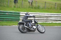 Mallory-park-Leicestershire;Mallory-park-photographs;Motorcycle-action-photographs;classic-bikes;event-digital-images;eventdigitalimages;mallory-park;no-limits-trackday;peter-wileman-photography;vintage-bikes;vintage-motorcycles;vmcc-festival-1000-bikes