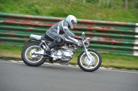 Mallory-park-Leicestershire;Mallory-park-photographs;Motorcycle-action-photographs;classic-bikes;event-digital-images;eventdigitalimages;mallory-park;no-limits-trackday;peter-wileman-photography;vintage-bikes;vintage-motorcycles;vmcc-festival-1000-bikes