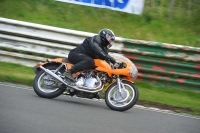 Mallory-park-Leicestershire;Mallory-park-photographs;Motorcycle-action-photographs;classic-bikes;event-digital-images;eventdigitalimages;mallory-park;no-limits-trackday;peter-wileman-photography;vintage-bikes;vintage-motorcycles;vmcc-festival-1000-bikes