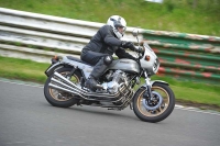 Mallory-park-Leicestershire;Mallory-park-photographs;Motorcycle-action-photographs;classic-bikes;event-digital-images;eventdigitalimages;mallory-park;no-limits-trackday;peter-wileman-photography;vintage-bikes;vintage-motorcycles;vmcc-festival-1000-bikes