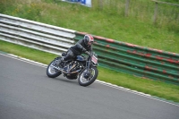 Mallory-park-Leicestershire;Mallory-park-photographs;Motorcycle-action-photographs;classic-bikes;event-digital-images;eventdigitalimages;mallory-park;no-limits-trackday;peter-wileman-photography;vintage-bikes;vintage-motorcycles;vmcc-festival-1000-bikes