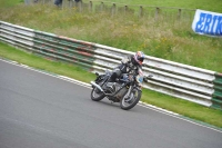 Mallory-park-Leicestershire;Mallory-park-photographs;Motorcycle-action-photographs;classic-bikes;event-digital-images;eventdigitalimages;mallory-park;no-limits-trackday;peter-wileman-photography;vintage-bikes;vintage-motorcycles;vmcc-festival-1000-bikes