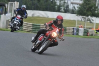 Mallory-park-Leicestershire;Mallory-park-photographs;Motorcycle-action-photographs;classic-bikes;event-digital-images;eventdigitalimages;mallory-park;no-limits-trackday;peter-wileman-photography;vintage-bikes;vintage-motorcycles;vmcc-festival-1000-bikes