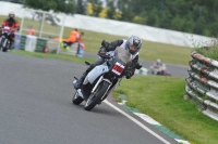 Mallory-park-Leicestershire;Mallory-park-photographs;Motorcycle-action-photographs;classic-bikes;event-digital-images;eventdigitalimages;mallory-park;no-limits-trackday;peter-wileman-photography;vintage-bikes;vintage-motorcycles;vmcc-festival-1000-bikes