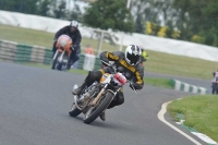 Mallory-park-Leicestershire;Mallory-park-photographs;Motorcycle-action-photographs;classic-bikes;event-digital-images;eventdigitalimages;mallory-park;no-limits-trackday;peter-wileman-photography;vintage-bikes;vintage-motorcycles;vmcc-festival-1000-bikes